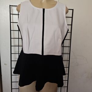 Monroe & Main Cream Sleeveless Top